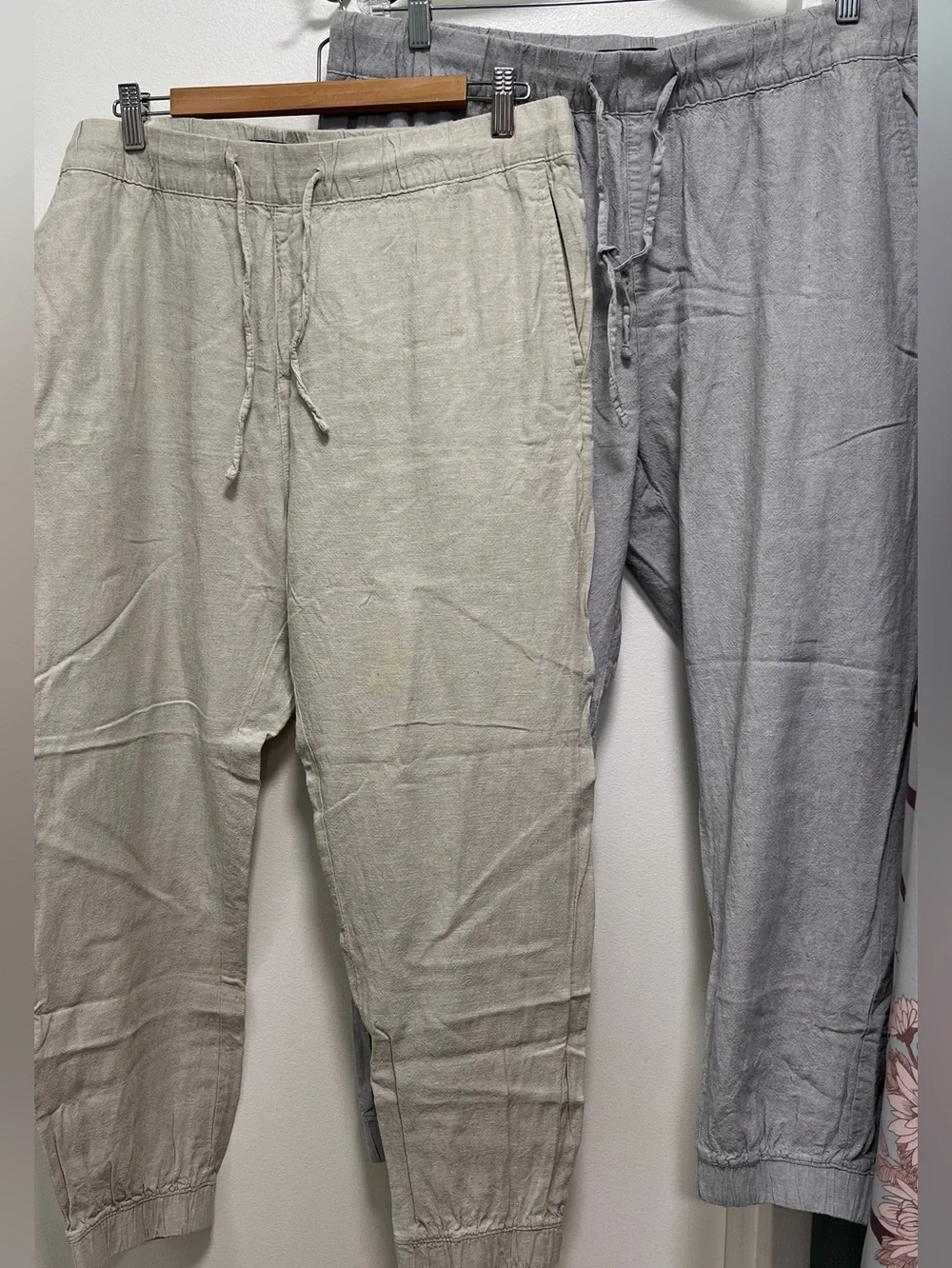 (2) Saks Fifth Avenue Men's Drawstring Linen Joggers in Beige and Light Gray